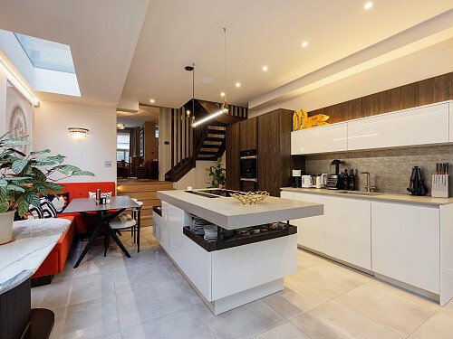 Kitchen_Poggenpohl_kitchenisland_Marble table