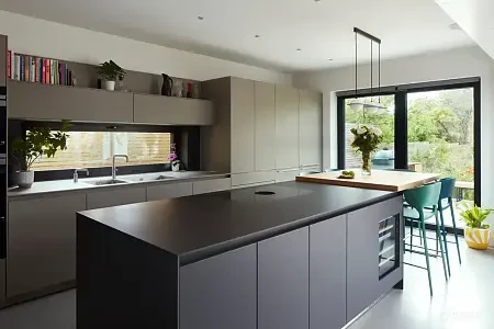 70f1d716-36eb-4179-9c5f-3730d993d89e