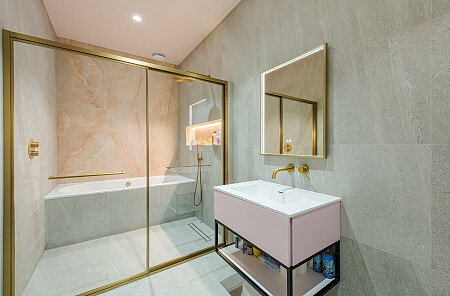 Location Creation: Wynn House: Ensuite