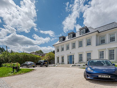 Location Creation: Wynn House: Front of prop  (1)