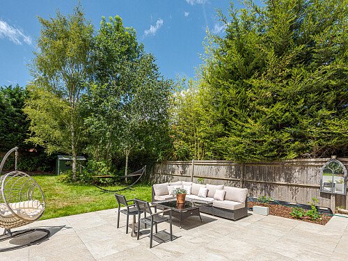 Location Creation: Wynn House: Garden seating