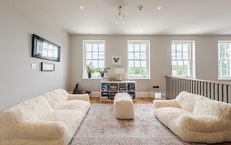 Location Creation: Wynn House: Landing seating area