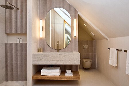 DKollection_TheCliff_0209_Final (1) copy