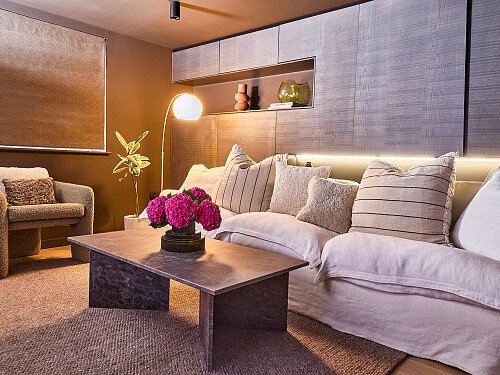 DKollection_TheCliff_2043_Final copy