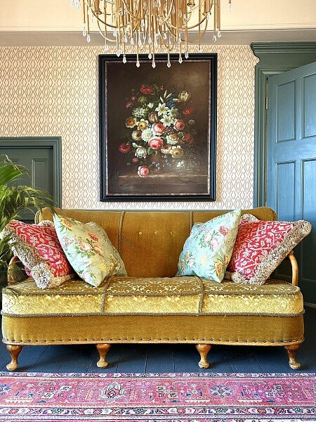 9 Reception Room Sofa