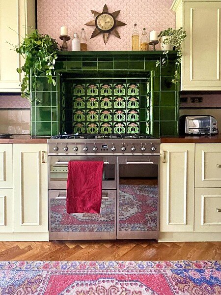 10 Kitchen Green Vintage Tile Cooking Area