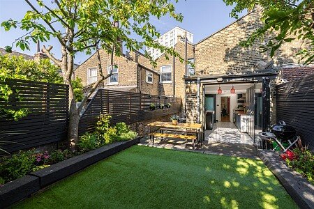 GHBfEXPiSU-1nAWvgqTCJQ