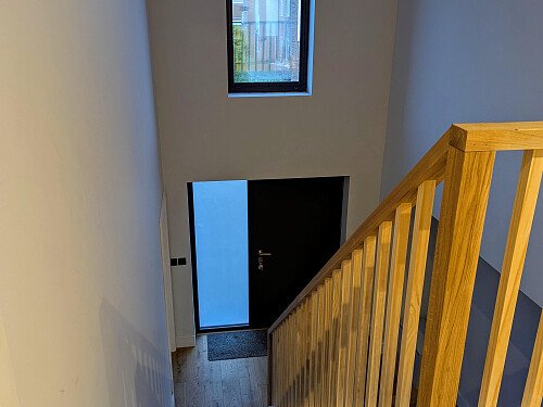 MOSSWAY.INT.ENTRANCE HALL