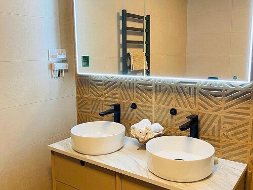 MOSSWAY.MAIN ENSUITE OTHER ANGLE