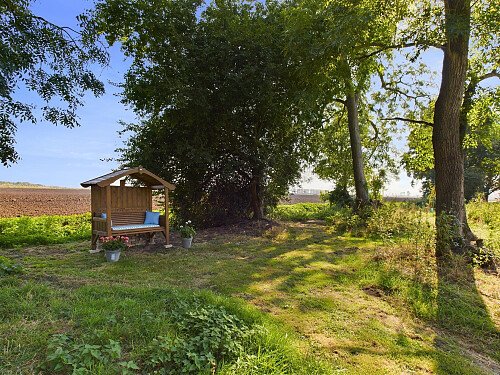 CAM03441G0-PR0108-STILL037