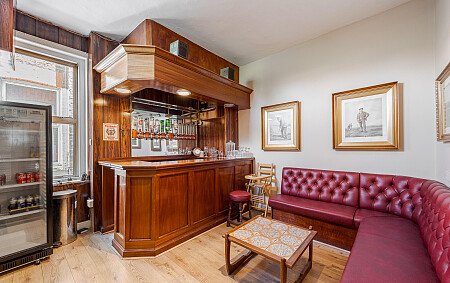 Location Creation Website 30: Brook Hotel: Bar