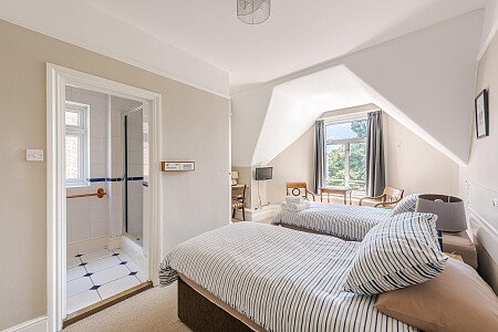 Location Creation Website 30: Brook Hotel: Bedroom