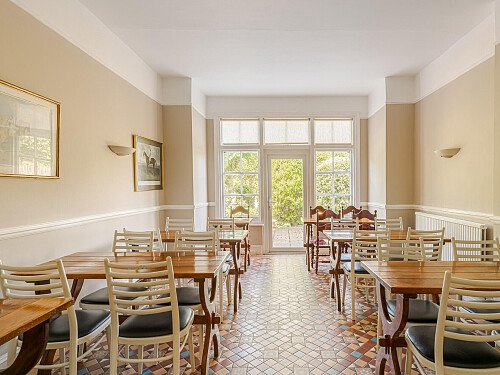Location Creation Website 30: Brook Hotel: Dining room jpg