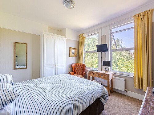 Location Creation Website 30: Brook Hotel: Double bedroom  (2)