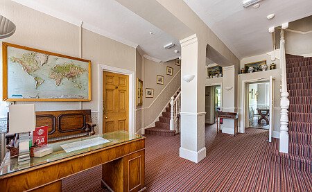 Location Creation Website 30: Brook Hotel: Entrance hall  (1)