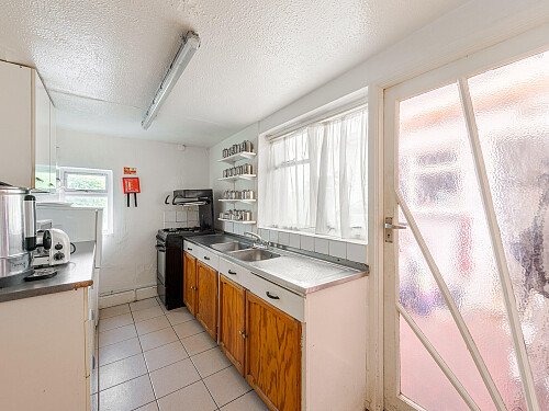 Location Creation Website 30: Brook Hotel: Kitchen  (2)