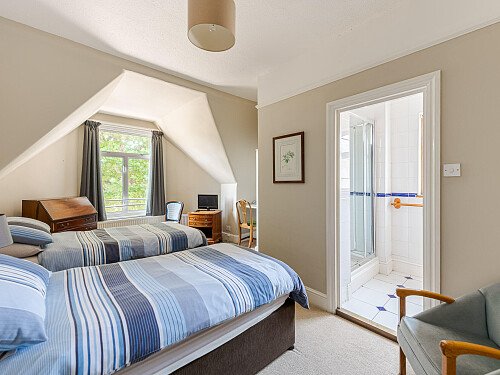 Location Creation Website 30: Brook Hotel: Twin Bedroom