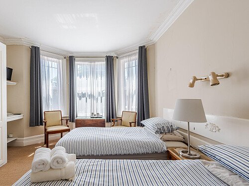 Location Creation Website 30: Brook Hotel: Twin room