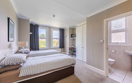 Location Creation Website 30: Brook Hotel: Twin rooms