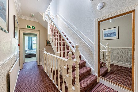 Location Creation Website 30: Brook Hotel: Upstairs hallway