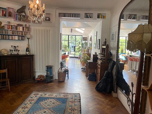 C76819BD-ABE2-4127-B961-7A8C92C34201_1_105_c