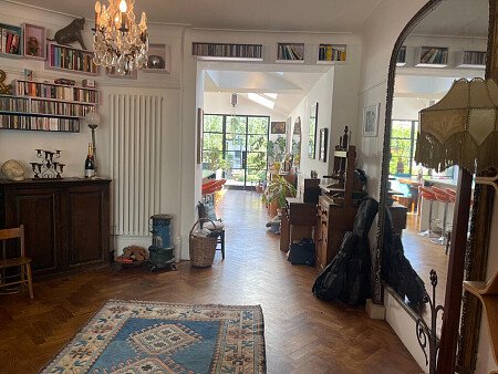 C76819BD-ABE2-4127-B961-7A8C92C34201_1_105_c