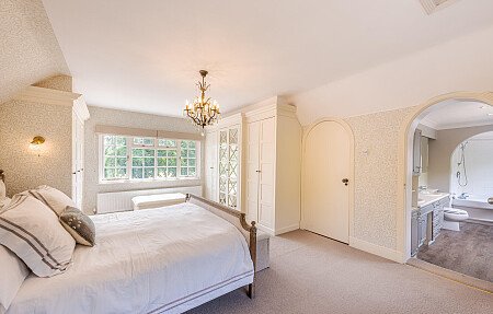 Location Creation: Alfold House: Bedroom and ensuite