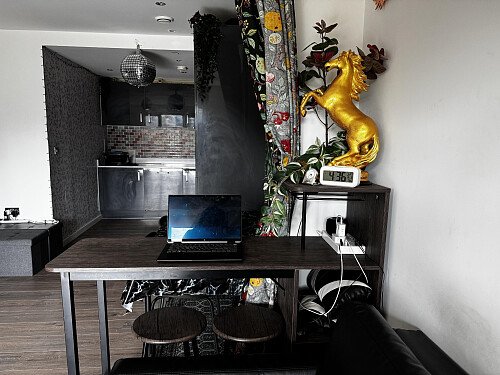 Kitchen and Drinks area