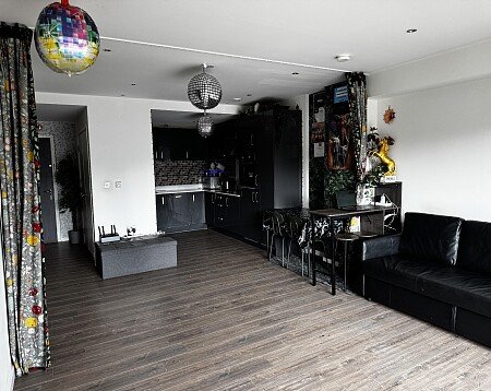 Front Right Corner Inside