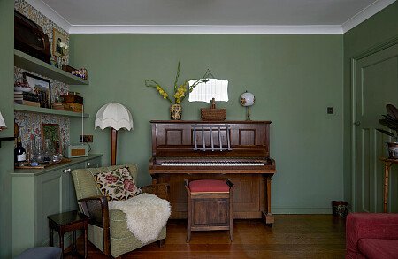 lounge3-ChestnutClose-524