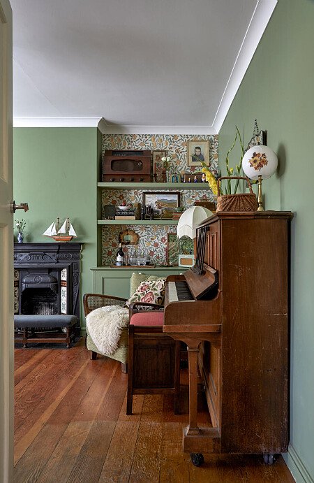 lounge3-ChestnutClose-479