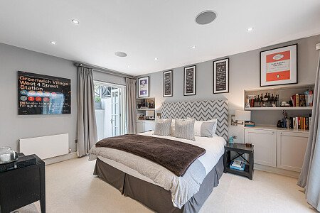 Location Creation: Cranley Place SW7: Bedroom  (3)