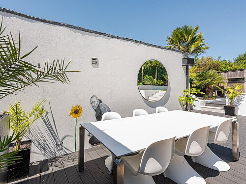 Location Creation: Hove House: Outdoor dining