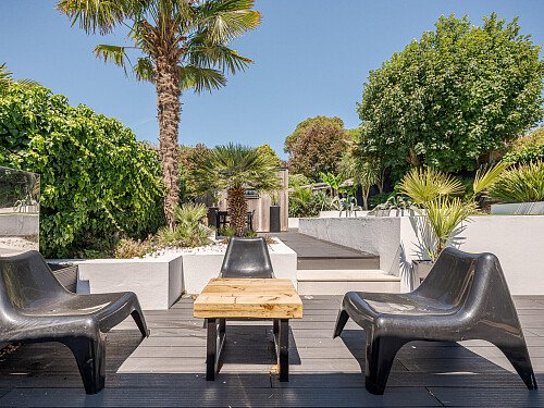 Location Creation: Hove House: Outdoor seating