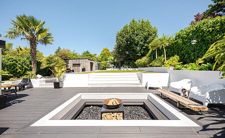 Location Creation: Hove House: Outdoor seating