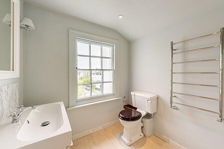 Location Creation: St Peter's Square: Bathroom