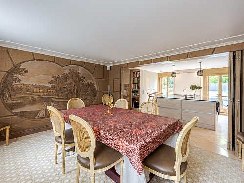 Location Creation: St Peter's Square: Dining