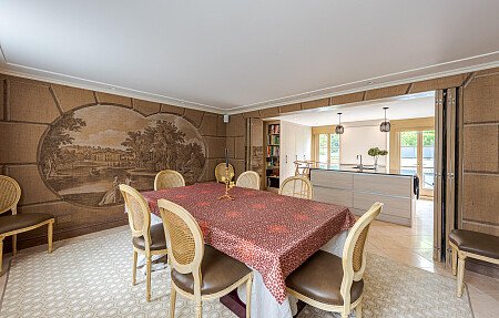 Location Creation: St Peter's Square: Dining