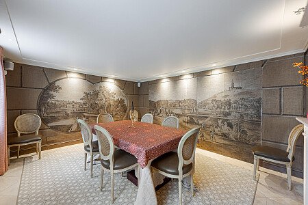 Location Creation: St Peter's Square: Dining room  (1)