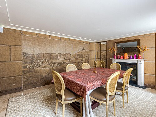 Location Creation: St Peter's Square: Dining room