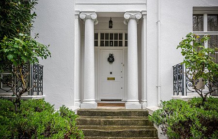 Location Creation: St Peter's Square: Exterior