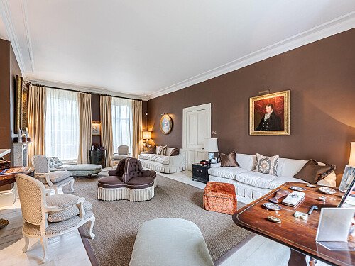 Location Creation: St Peter's Square: Formal sitting room  (1)