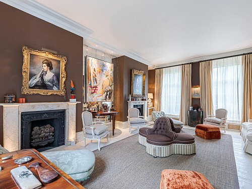 Location Creation: St Peter's Square: Formal sitting room  (2)