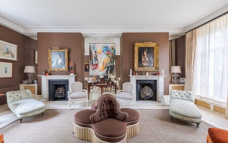 Location Creation: St Peter's Square: Formal sitting room  (4)