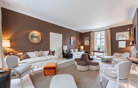 Location Creation: St Peter's Square: Formal sitting room