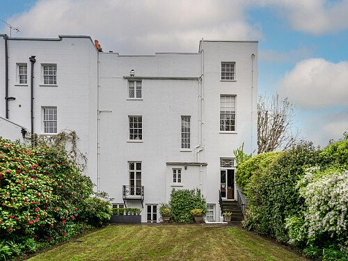 Location Creation: St Peter's Square: Exterior  (1)