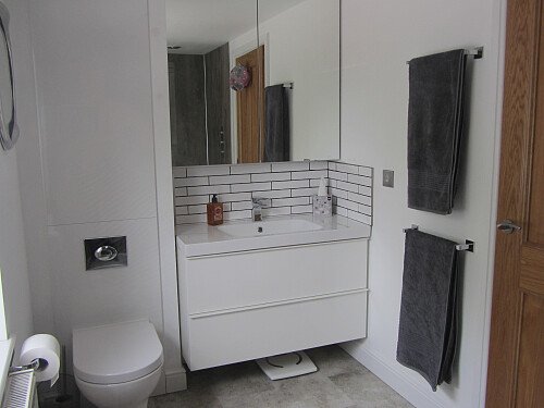 IMG_11-03 En-suite