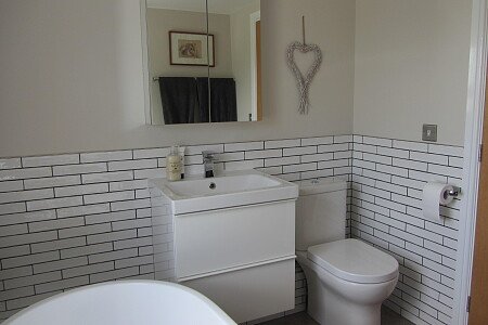 IMG_12-04 Bathroom