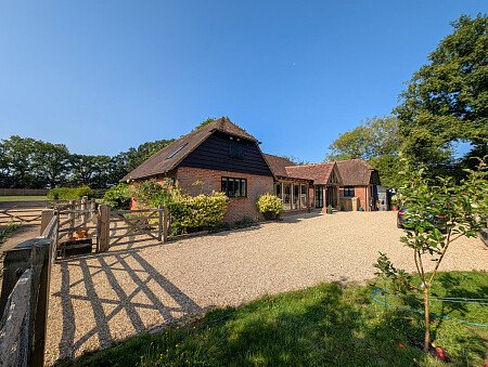 The Bothy Smithbrook Barns Cranleigh GU6 8LH -18