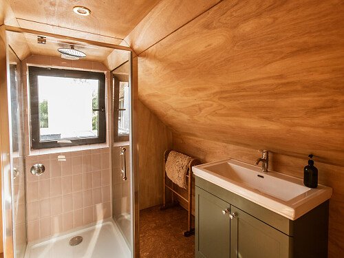 The Bothy Smithbrook Barns Cranleigh GU6 8LH -62